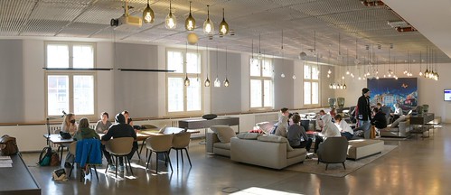 Foto 73 von 121: BASECAMP Themenwoche: „WAKE UP!“ Cybermobbing Workshop (29.10.2021)