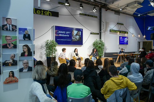 Foto 35 von 121: BASECAMP Themenwoche: „WAKE UP!“ Cybermobbing Workshop (29.10.2021)