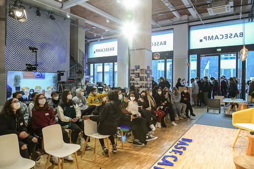 Foto 16 von 121: BASECAMP Themenwoche: „WAKE UP!“ Cybermobbing Workshop (29.10.2021)