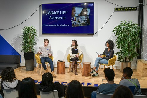 Foto 31 von 121: BASECAMP Themenwoche: „WAKE UP!“ Cybermobbing Workshop (29.10.2021)