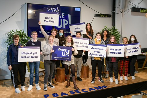 Foto 114 von 121: BASECAMP Themenwoche: „WAKE UP!“ Cybermobbing Workshop (29.10.2021)