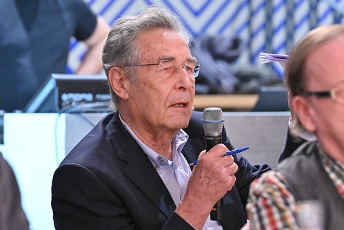 Foto 38 von 42: BASECAMP Trend2Go!: Buchvorstellung mit Ullrich Fichtner (15.02.2024)