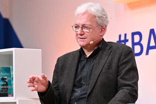 Foto 24 von 42: BASECAMP Trend2Go!: Buchvorstellung mit Ullrich Fichtner (15.02.2024)