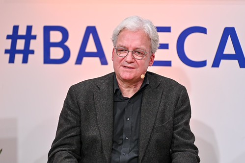 Foto 39 von 42: BASECAMP Trend2Go!: Buchvorstellung mit Ullrich Fichtner (15.02.2024)