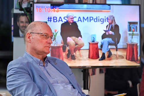 Foto 22 von 42: BASECAMP Trend2Go!: Buchvorstellung mit Ullrich Fichtner (15.02.2024)