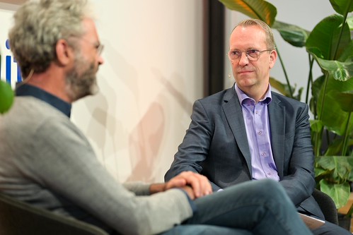 Foto 25 von 30: BASECAMP Nachgefragt!: Buchvorstellung "Die verwundbare Demokratie" (23.07.2024)