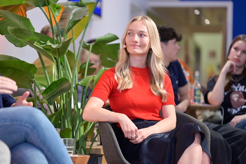 Foto 35 von 51: BASECAMP FishBowl: Jugenddialog 2.0 über den Einfluss von TikTok, Instagram & Co. auf unsere Demokratie (10.09.2024)