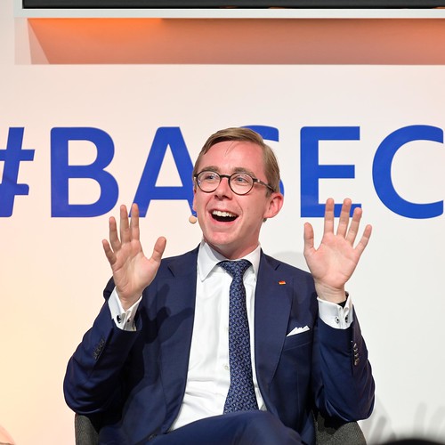 Foto 15 von 51: BASECAMP FishBowl: Jugenddialog 2.0 über den Einfluss von TikTok, Instagram & Co. auf unsere Demokratie (10.09.2024)