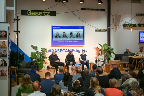 Foto 1 von 47: BASECAMP_Debate: Die Zukunft der digitalen Identitäten – wie bekommen wir Deutschland digital? (20.11.2024)