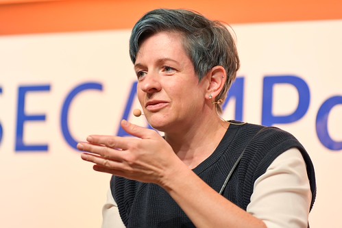 Foto 37 von 47: BASECAMP_Debate: Die Zukunft der digitalen Identitäten – wie bekommen wir Deutschland digital? (20.11.2024)