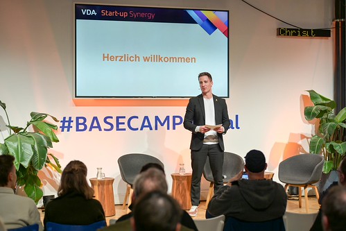 Foto 99 von 114: VDA Startup Synergy 2024: Startups made in Germany – Wie wettbewerbsfähig sind wir? (02.12.2024)