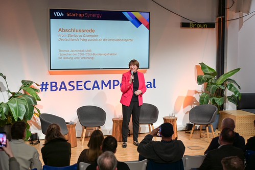 Foto 75 von 114: VDA Startup Synergy 2024: Startups made in Germany – Wie wettbewerbsfähig sind wir? (02.12.2024)