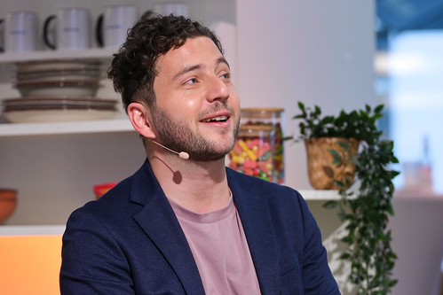 Foto 24 von 37: BASECAMP Kitchen Talk: Katrin Bauerfeind im Gespräch mit Felix Banaszak (12.02.2025)