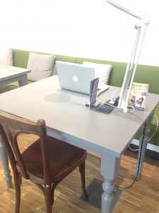 Steckdosen sind eingebaut Steckdosen sind eingebaut