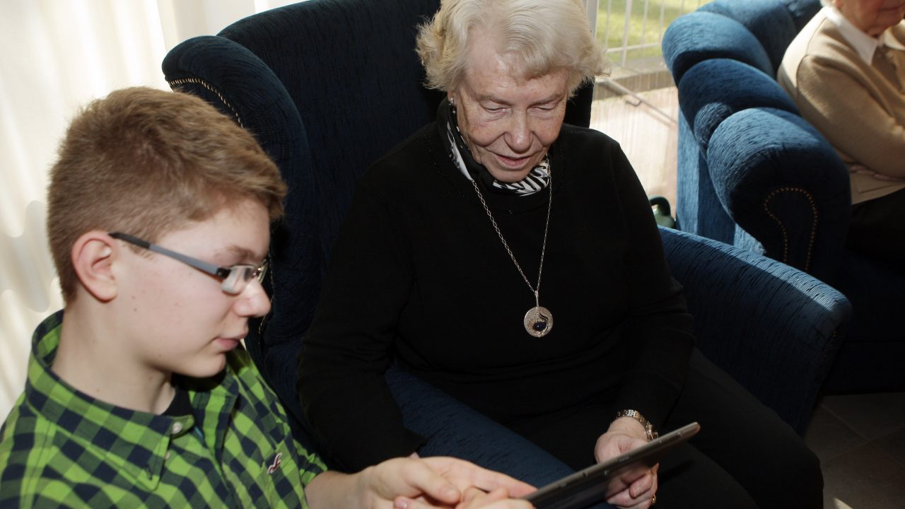 Generationenübergreifendes Lernen