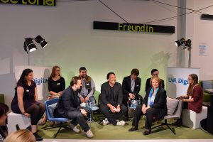 udl_digital_Talk Sabine Leutheusser-Schnarrenberger (re.), Simon Schaefer (li.) und Cherno Jobatey beim UdL Digital Talk