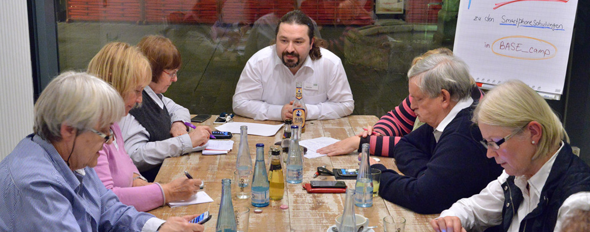 Smartphone-Schulung_Tisch_1194x470