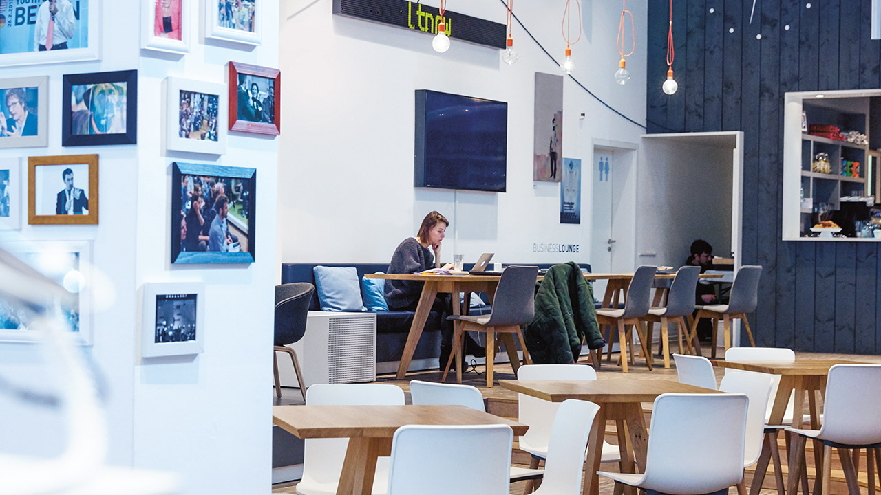 co-working - laptop basecamp