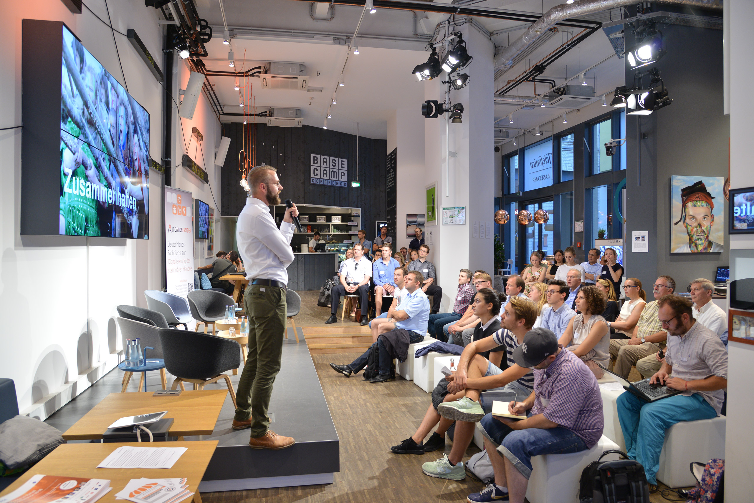 John-Paul Herrmann (Product Manager Mobile bei Payback) über die Zukunft des stationären Handels beim 19. Mobilisten-Talk