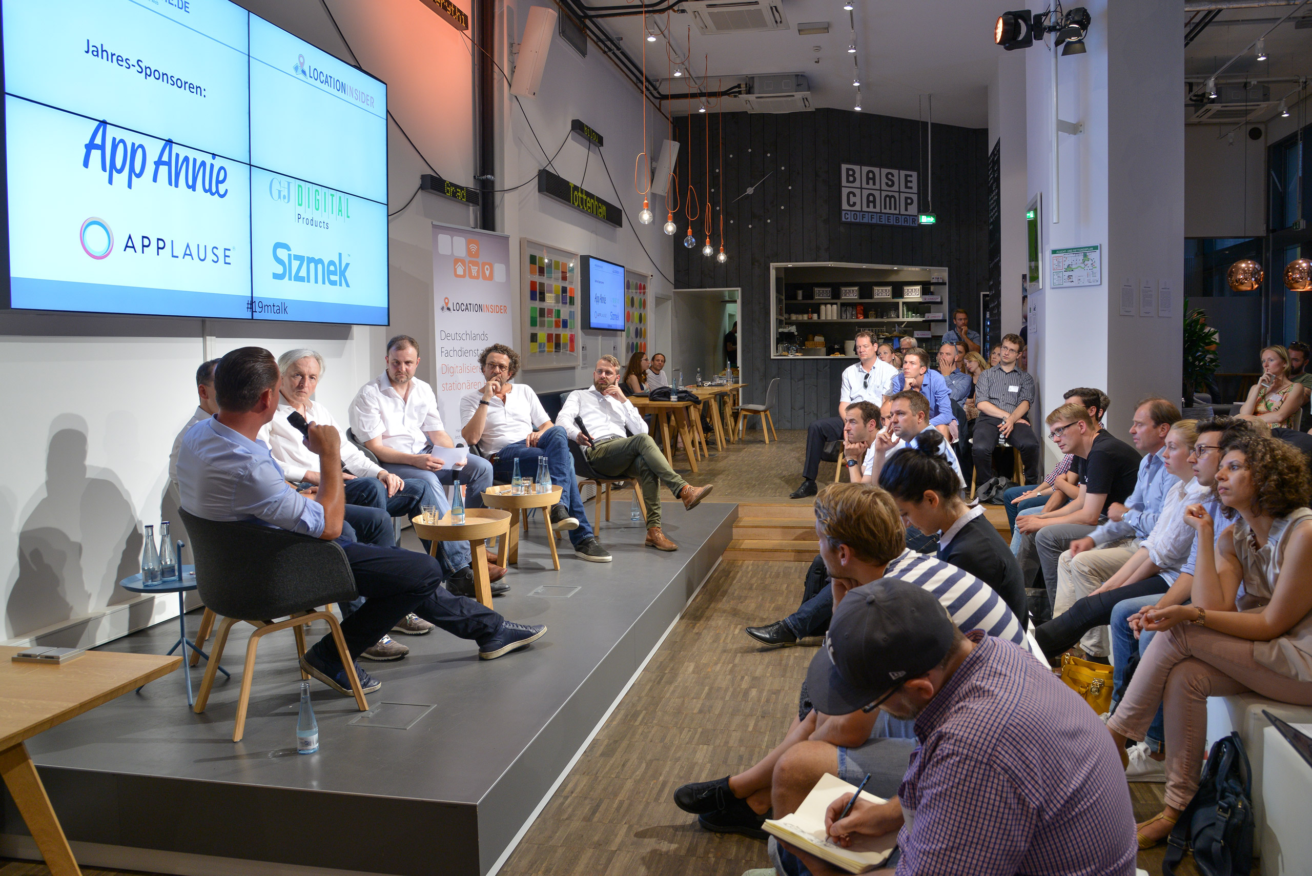 Das Podium des 19. Mobilisten-Talks zu "Mobile im Handel"