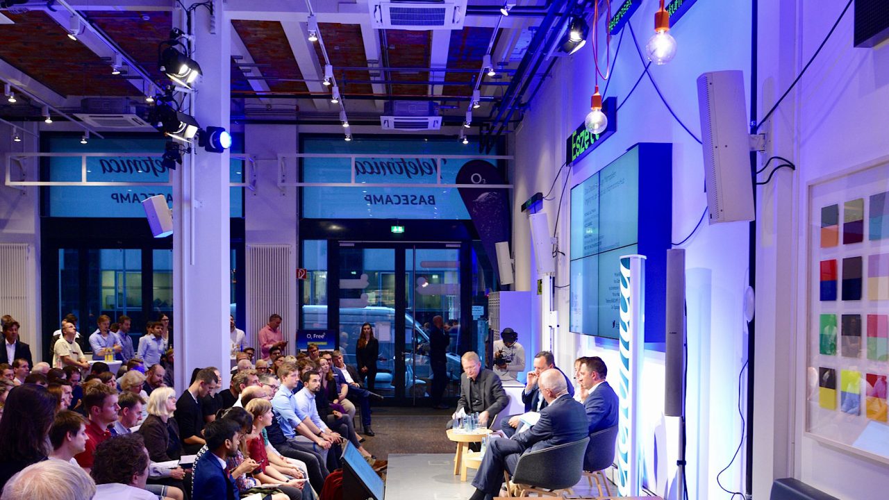 DataDebates-6-0965-2540x1000