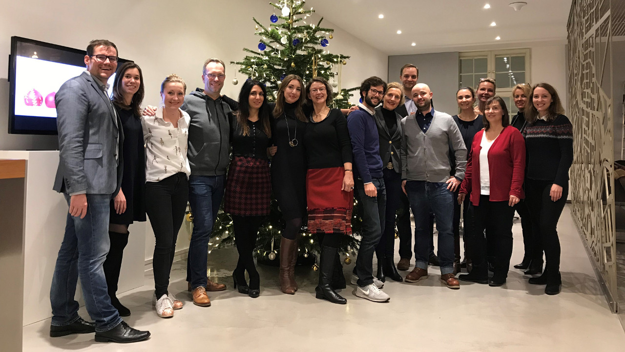 Das Team von Telefónica BASECAMP mit den Kollegen der Hauptstadtrepräsentanz .