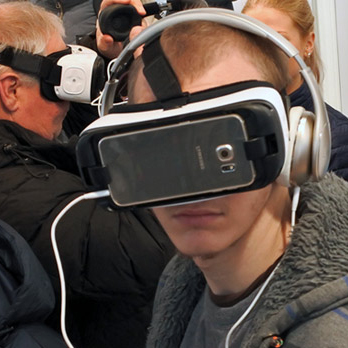 Samsung-Galaxy-VR-b-348x348-quadrat