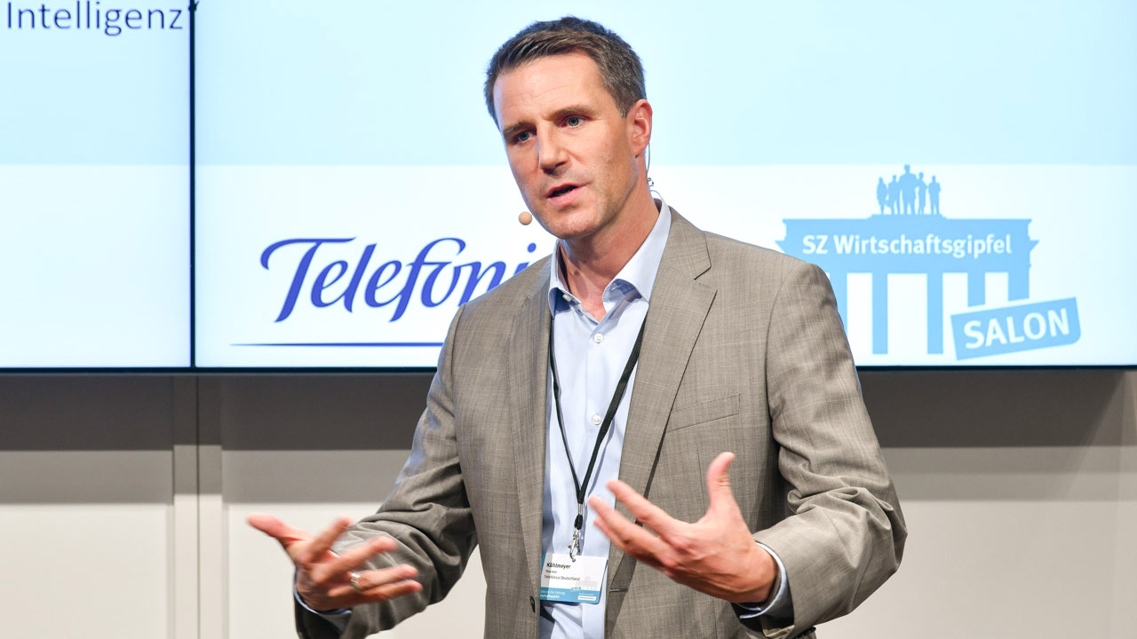 SZ-Wirtschaftsgipfel-Salon_11102018_Moeglichkeiten+Grenzen-KI_0934-1280x720