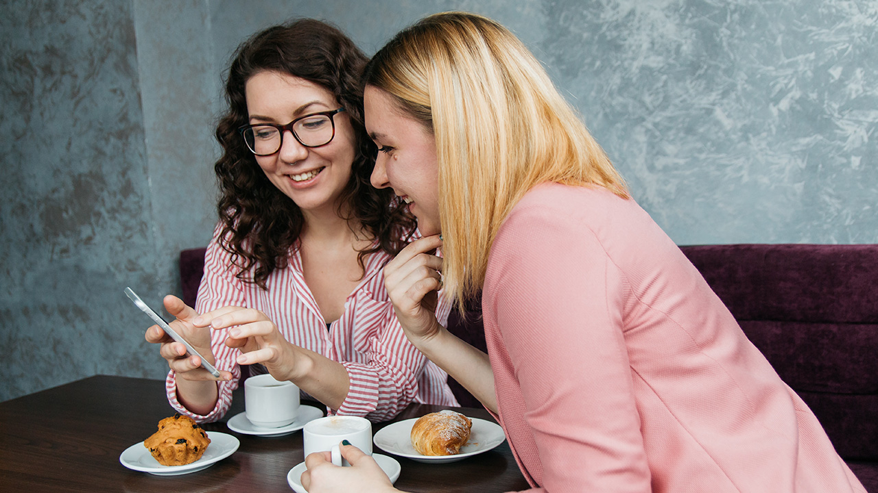 pixabay nastya_gepp frauen handy