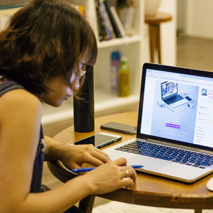 pixabay-Free-Photos-Homeoffice-Laptop-Schule-Buero-digital-1149087quadrat-720x720