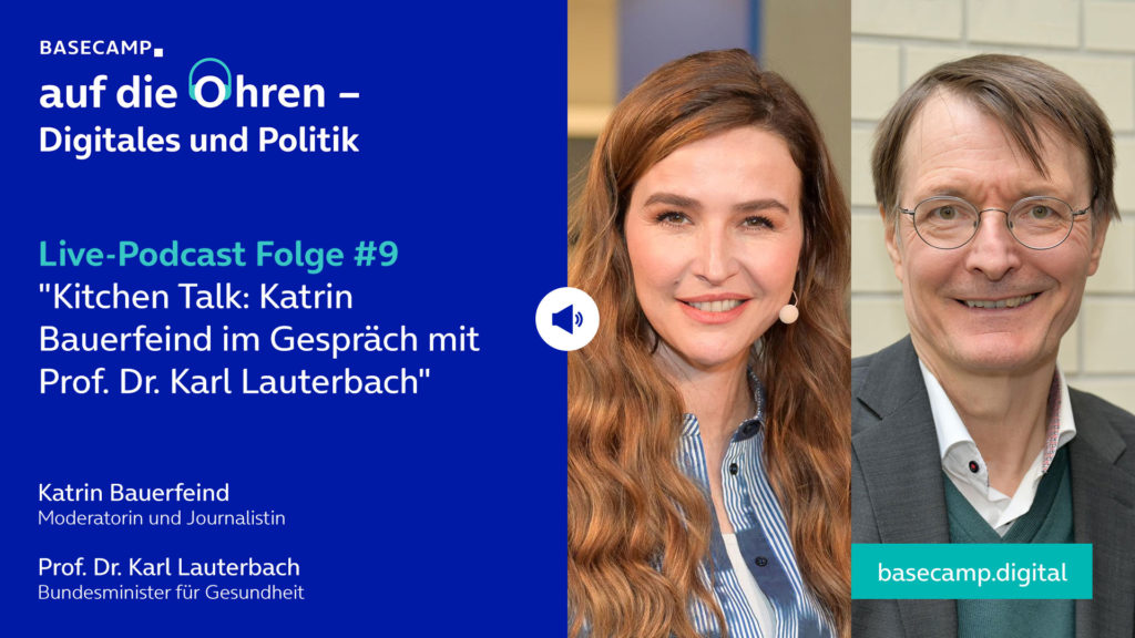 Live-Podcast Folge 9 „Kitchen Talk: Moderatorin und Journalistin Katrin Bauerfeind im Gespräch mit Prof. Dr. Karl Lauterbach, Bundesminister für Gesundheit“ auf YouTube anhören.