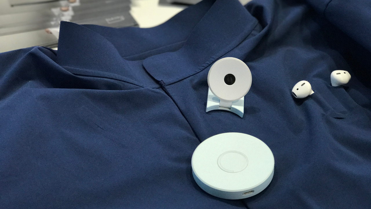 Smart Shirt von Colorfy: Mit Kamera, Kopfhörern und Geeny Connect Box. Foto: MOG